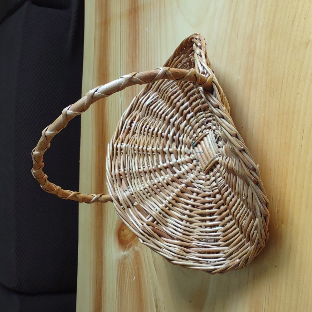 Vintage Foraging Basket - Picture 2 of 3